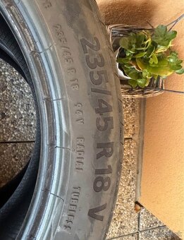 235/45 R18 continental letné - 4