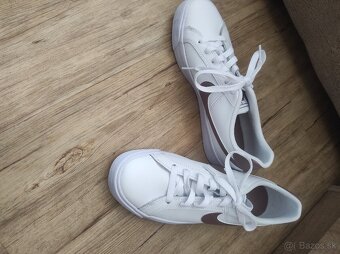 Nike kožené dámske tenisky veľ. 37.5 (stélka je 23.5 cm) - 4