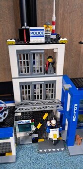 Lego city - Policajná stanica - 4
