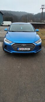 Hyundai Elantra Premium - 4