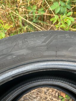 Bridgestone 245/50/R19 - 4