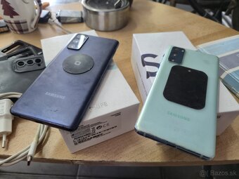 Samsung Galaxy S20 FE - 4