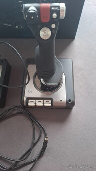 Thrustmaster x52 professional hotas - 4