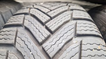 205/60R16 zimne mazda 3 - 4