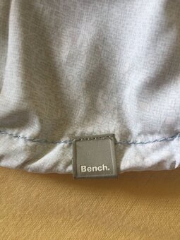 TENKÁ VETROVKA zn.BENCH č.L - 4