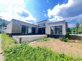 Štýlová novostavba s veľkým pozemkom na predaj – Kováčová - 4