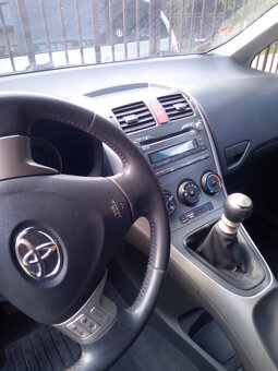 Toyota Auris 2,0 diesel na náhradné diely - 4