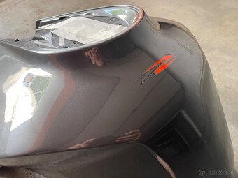 ktm superduke 1290R nádrž 61307013044KCA (61307013144KCA) - 4