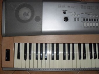 Digitální piano Yamaha Portable Grand DGX 620 - 4