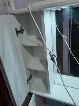 Predam skrinku do kupelne - 4