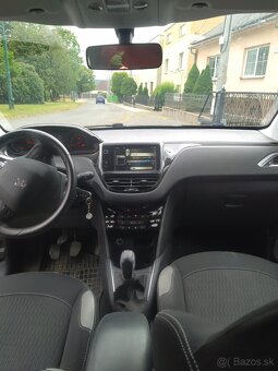 Peugeot 208 - 4