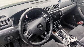 Škoda Superb scout - 4