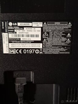 42" LG 3D televízor - 4