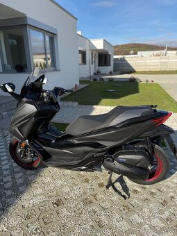 Honda Forza 125 SE - 4