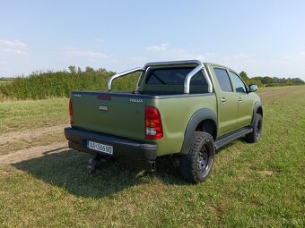 TOYOTA HILUX 3.0 D-4D A/T - 4