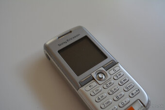 Sony Ericsson K300i s krabičkou IMEI sedí Zberatelský kus - 4