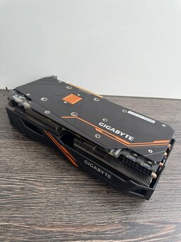 Vega 56 Gigabyte - 4