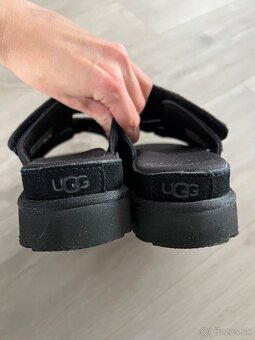 UGG čierne sandále na platforme - 4