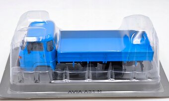 Avia A31N 1:43 + časopis - 4