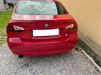 Predám BMW E90 320d 90kw r.v2008 - 4