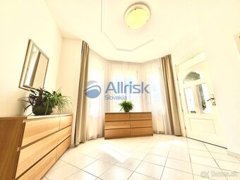 Exkluzívny predaj luxusnej vily s 25á pozemkom v Rajke - 4