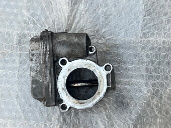 Škrtiaca klapka 045128063G - 4