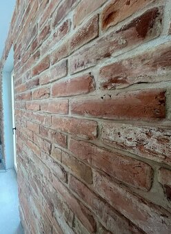 Ručne rezaný rustikálny tehlový obklad - krajný rez - 4
