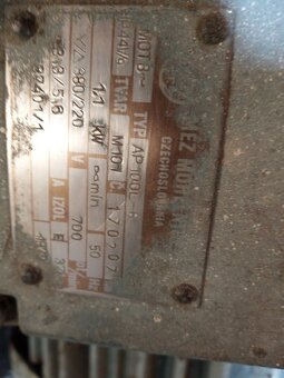 Predám elektromotor 2 ks - 4
