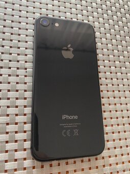 iPhone 8 - 64GB - 4