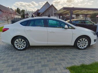 Opel Astra J sedan 1.4 turbo 103kw 2014 - 4