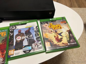 Xbox ONE X plus príslušenstvo - 4