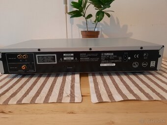Yamaha CD-S 300 - 4