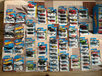 Predám zbierku Hot Wheels - 4