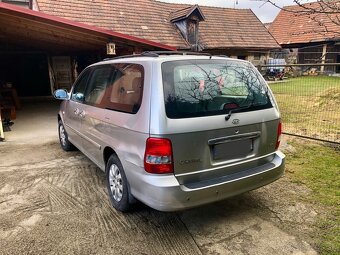 KIA Carnival 2,9 - 4
