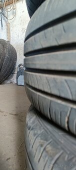 215/60r17 - 4