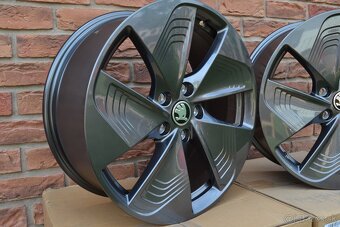 5x112 R18 Hlinikove disky Skoda Octavia 3 / 4 - 4