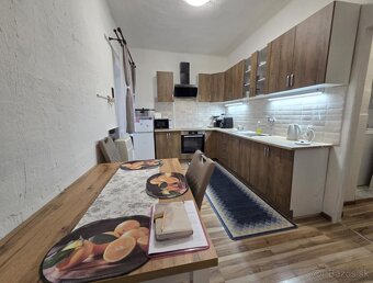 Zrekonštruovaný,zariadený dom pripravený na nasťahovanie - 4