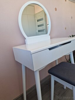 Kozmetický stolík - 4