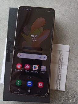 Samsung Galaxy Z Flip 4 - 4