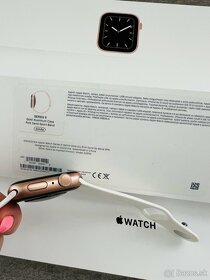 Predám Apple watch 5 44mm Rose Gold - 4