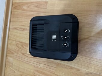 Subwoofer JBL do auta - 4
