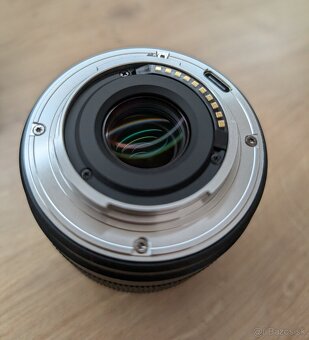 Viltrox 25mm f1.7 a 56mm f1.7 pre Fujifilm - 4