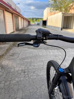 Cube stereo hybrid 160 TM - 4