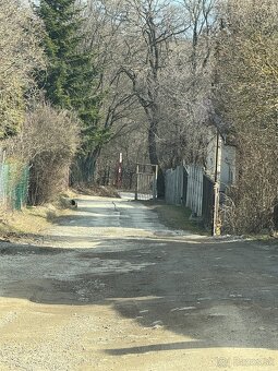 Predám murovanú chatu s garažou Kavečany oploteny pozemok . - 4