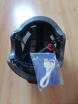 Predám novú prilbu s LED svetlom - 4