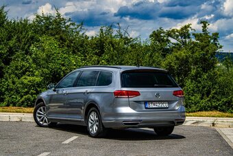 Volkswagen Passat 2.0 TDI 140kw V ZÁRUKE/Masáž/Nezávislé - 4
