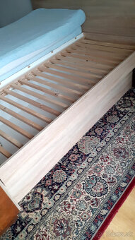 Predám manželskú postel - robená dub sonoma/ lesk vanilka - 4