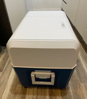 Predám kompresorovú autochladničku Mobicool MCF60 - 4