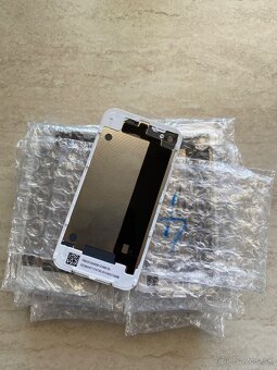 Iphone 4/4s zadne krity - 4