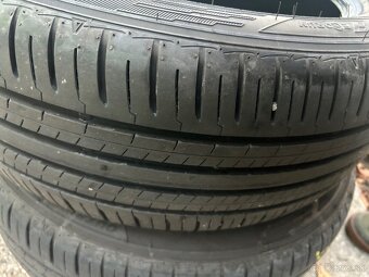 215/50 R18 92V - 4